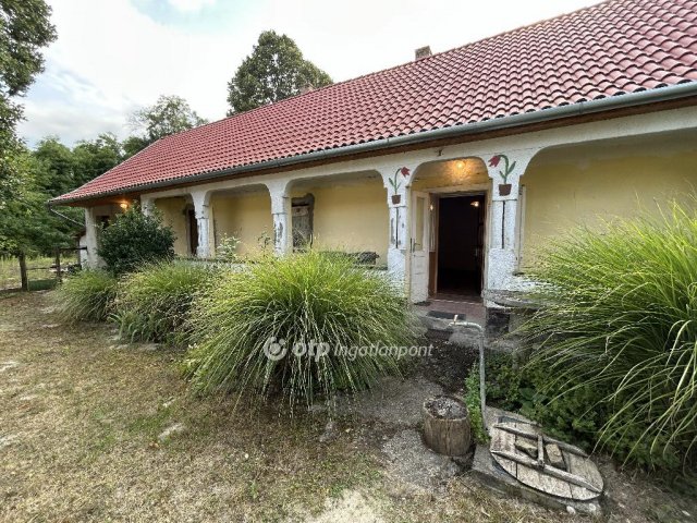 Eladó családi ház, Magyarkeszin 14.9 M Ft, 2 szobás