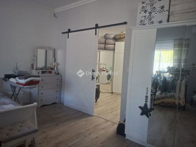 Eladó sorház, Budapesten, XVI. kerületben 141 M Ft, 2 szobás