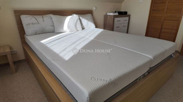 Eladó családi ház, Gyálon 129.99 M Ft, 6 szobás