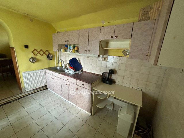Eladó családi ház, Hajdúszováton 34 M Ft, 2 szobás