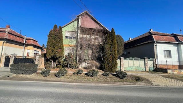Eladó családi ház, Galgahévízen 46 M Ft, 5 szobás