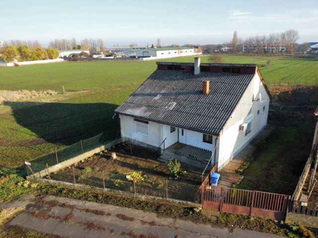 Eladó családi ház, Hevesen 15.9 M Ft, 3 szobás