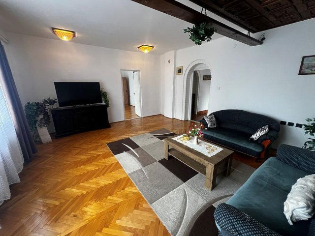 Eladó téglalakás, Gödöllőn 109.9 M Ft, 5 szobás