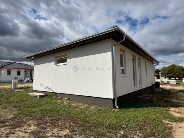 Eladó családi ház, Kecskeméten 85 M Ft, 4 szobás