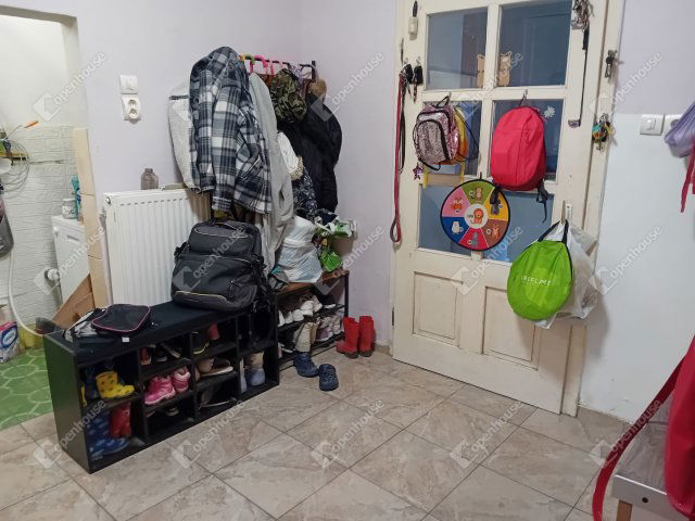 Eladó családi ház, Süttőn 37.5 M Ft, 4 szobás