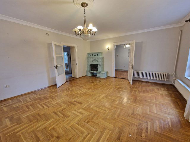 Eladó családi ház, Tatán 129 M Ft, 5 szobás