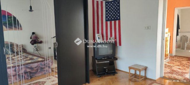 Eladó családi ház, Cegléden 108 M Ft, 6 szobás