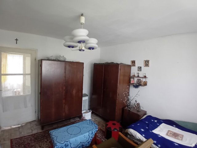 Eladó családi ház, Apcon 7.5 M Ft, 2 szobás