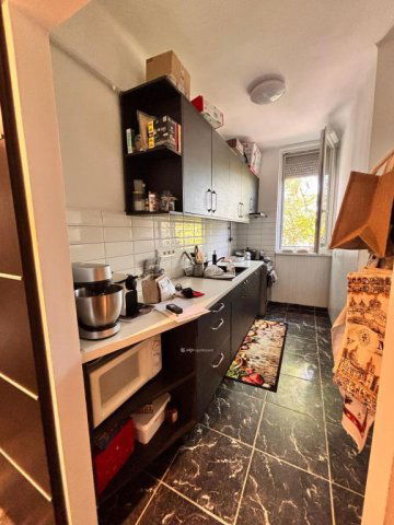 Eladó téglalakás, Szolnokon 34 M Ft, 1+1 szobás