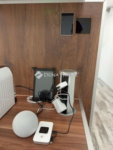 Eladó téglalakás, Komlón 33.9 M Ft, 3 szobás