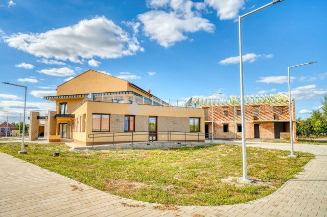 Eladó téglalakás, Mórahalmon 38.434 M Ft, 1 szobás