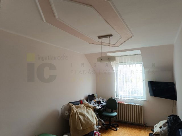 Eladó családi ház, Szegeden 89.9 M Ft, 4 szobás