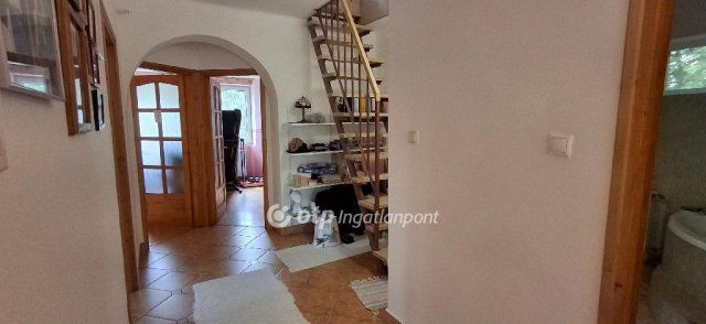 Eladó családi ház, Nyíregyházán 95 M Ft, 5 szobás