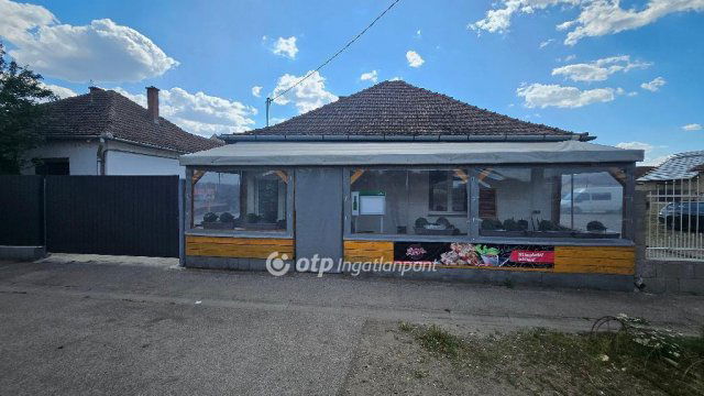 Eladó üzlethelyiség, Jászjákóhalmán 54 M Ft