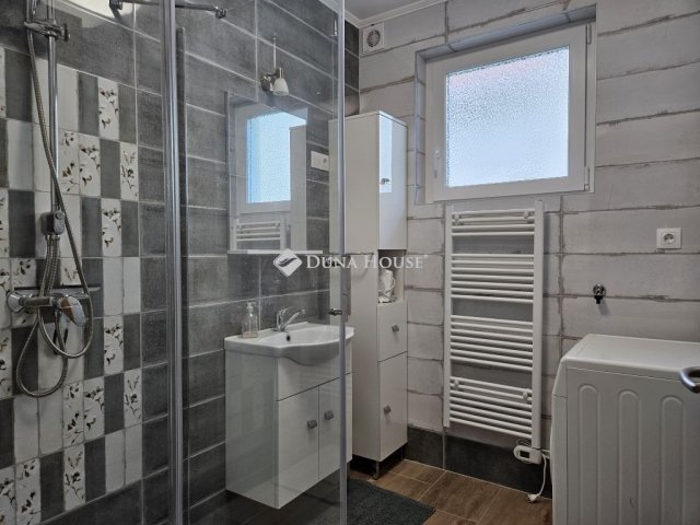 Eladó családi ház, Orfűn 89.9 M Ft, 3 szobás