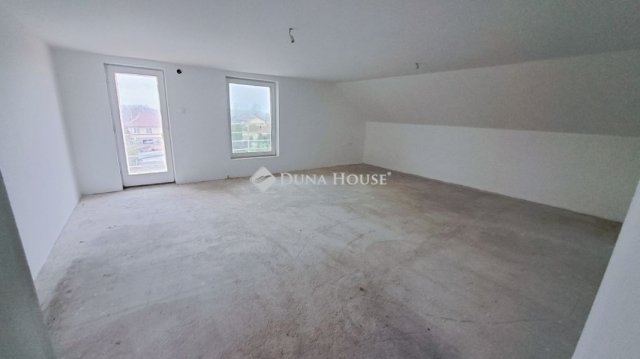 Eladó családi ház, Turán 89 M Ft, 7 szobás