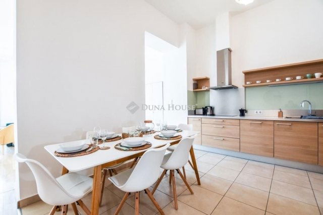 Eladó téglalakás, Budapesten, VI. kerületben 192.06 M Ft