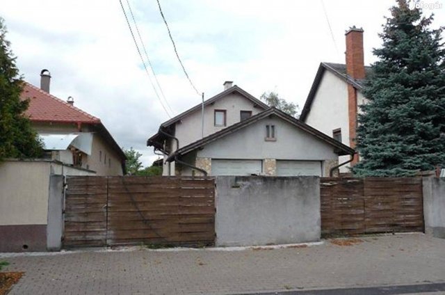 Eladó családi ház, Tatabányán 50 M Ft, 4 szobás