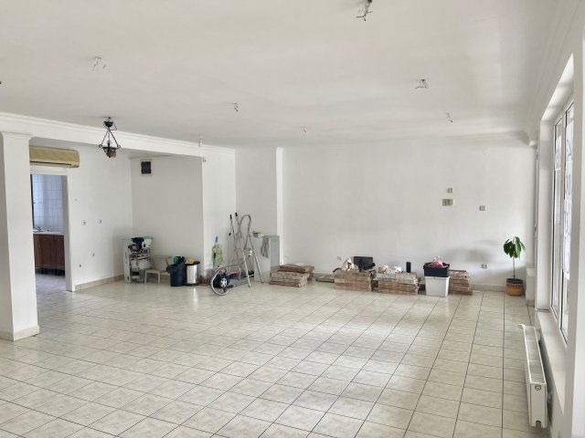 Kiadó üzlethelyiség, XIV. kerületben, Gvadányi utcában