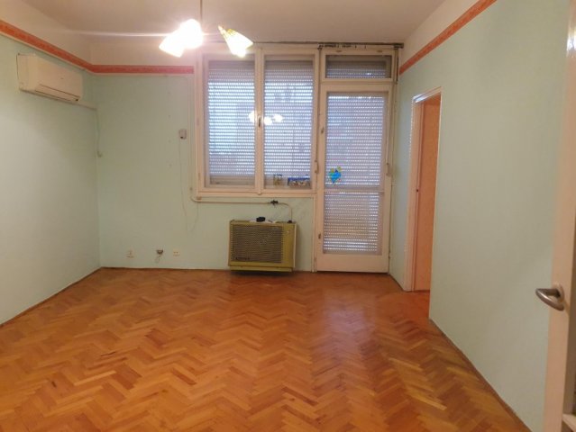 Eladó téglalakás, Szentesen 24.5 M Ft, 1+1 szobás