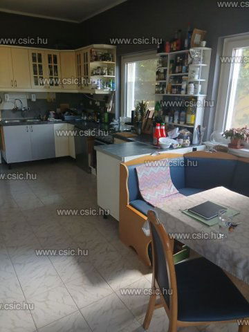 Eladó családi ház, Pilisborosjenőn 130 M Ft, 5 szobás
