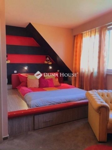 Eladó ikerház, Szegeden 147.9 M Ft, 5 szobás