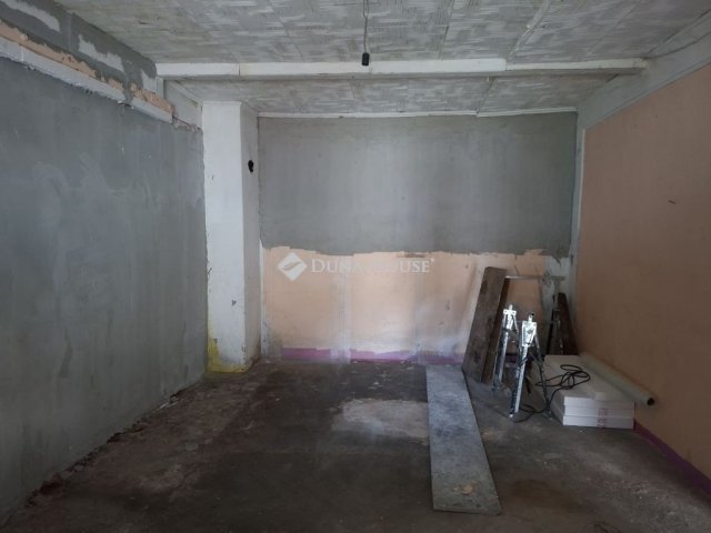 Eladó családi ház, Pilisen 68 M Ft, 10 szobás