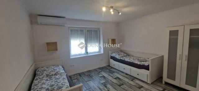 Eladó családi ház, Balatonbogláron 75 M Ft, 3 szobás