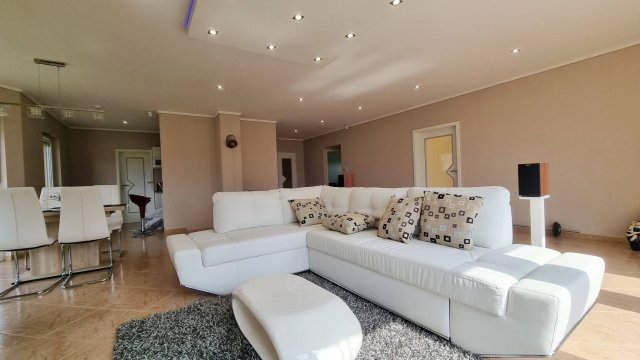 Eladó családi ház, Nyíregyházán 92 M Ft, 2+1 szobás