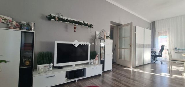 Eladó téglalakás, Vecsésen 75.9 M Ft, 3 szobás