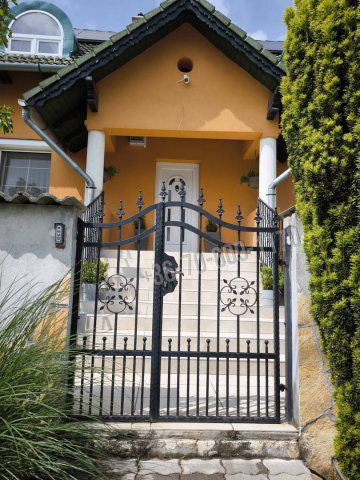 Eladó családi ház, Rádon 139 M Ft, 5 szobás