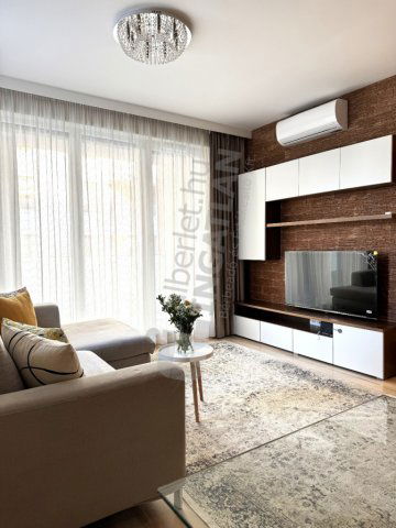 Kiadó téglalakás, albérlet, VIII. kerületben, Corvin sétányon