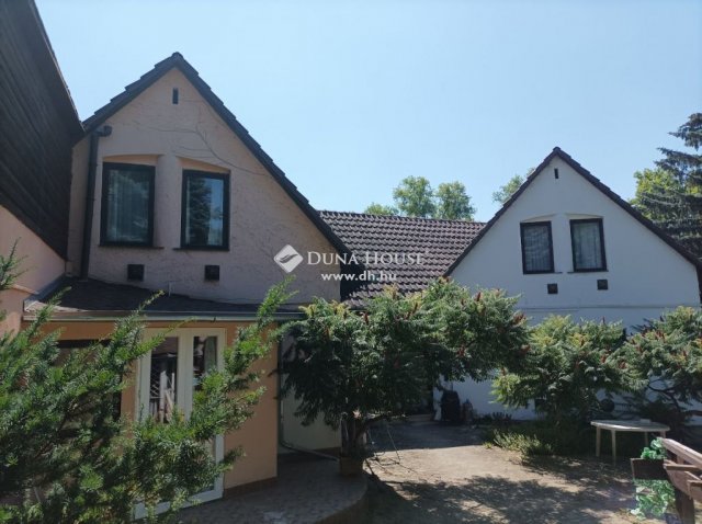 Eladó családi ház, Orfűn 98 M Ft, 15+1 szobás