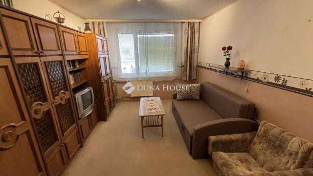 Eladó panellakás, Budapesten, XV. kerületben, Drégelyvár utcában