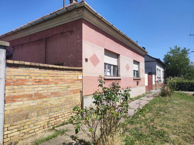 Eladó családi ház, Tiszaszigeten 34.9 M Ft, 2 szobás