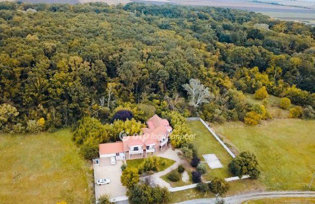 Eladó hotel, Hajdúszoboszlón 543.2 M Ft / költözzbe.hu