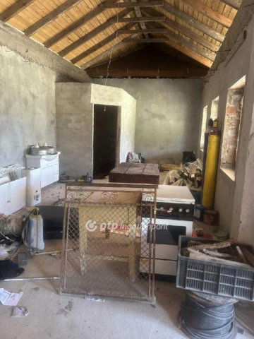 Eladó családi ház, Galgahévízen 120 M Ft, 4 szobás