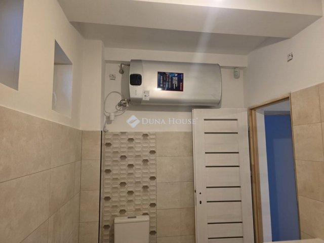 Eladó családi ház, Fonyódon 99 M Ft, 5 szobás