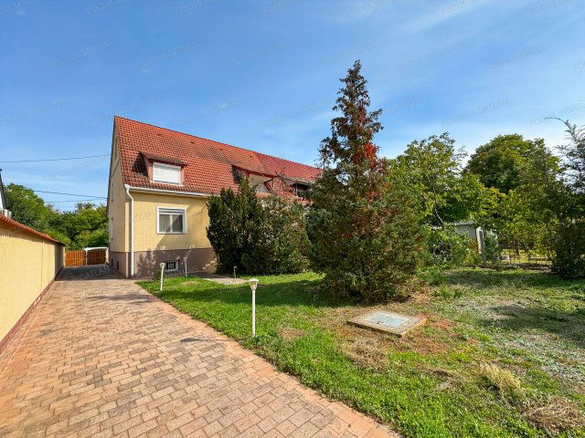 Eladó téglalakás, Kecskeméten 130 M Ft, 5 szobás