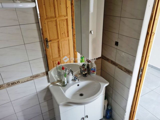 Eladó családi ház, Siófokon 68 M Ft, 3 szobás