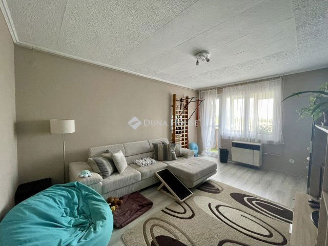 Eladó téglalakás, Dombóváron 22.7 M Ft, 2 szobás
