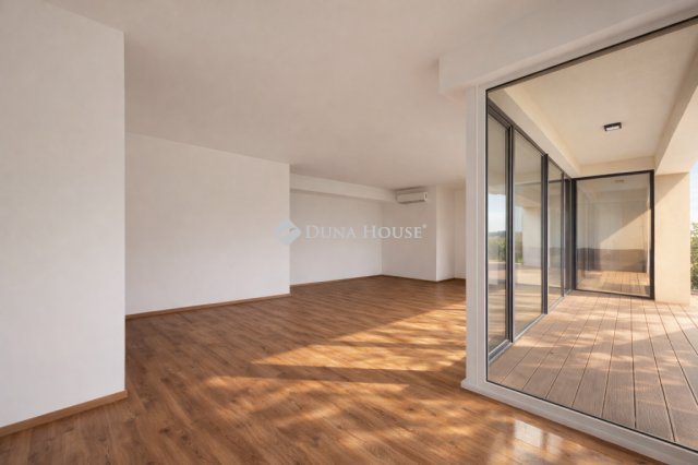 Eladó téglalakás, Budapesten, IV. kerületben, Ezred utcában