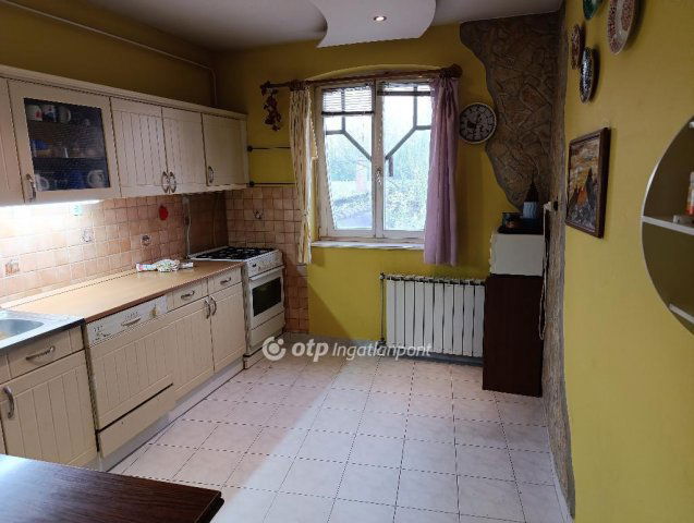 Eladó téglalakás, Kecskeméten 62.9 M Ft, 2 szobás