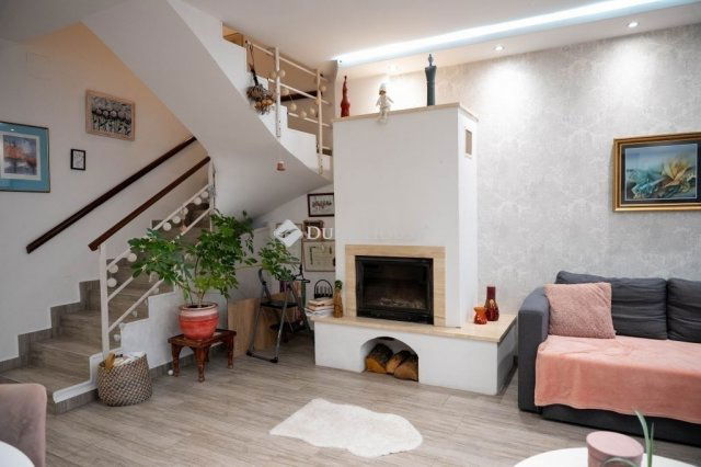 Eladó sorház, Vecsésen 133.9 M Ft, 5 szobás