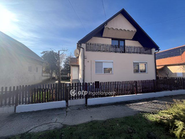Eladó családi ház, Berettyóújfaluban 54.9 M Ft, 3 szobás