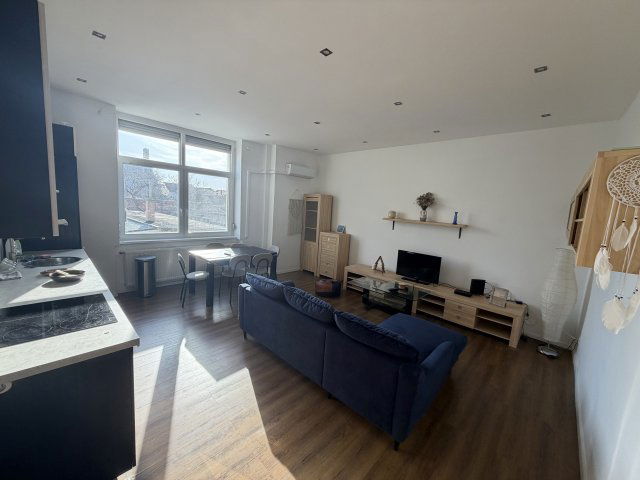 Kiadó téglalakás, albérlet, Szegeden 300 E Ft / hó, 3 szobás