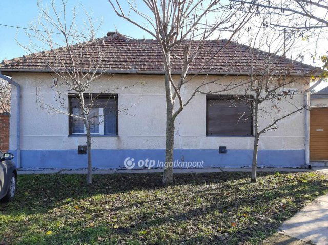 Eladó családi ház, Kunszentmártonban 7.5 M Ft, 2+1 szobás