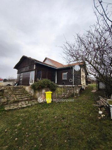 Eladó családi ház, Vattán 17.9 M Ft, 1+1 szobás