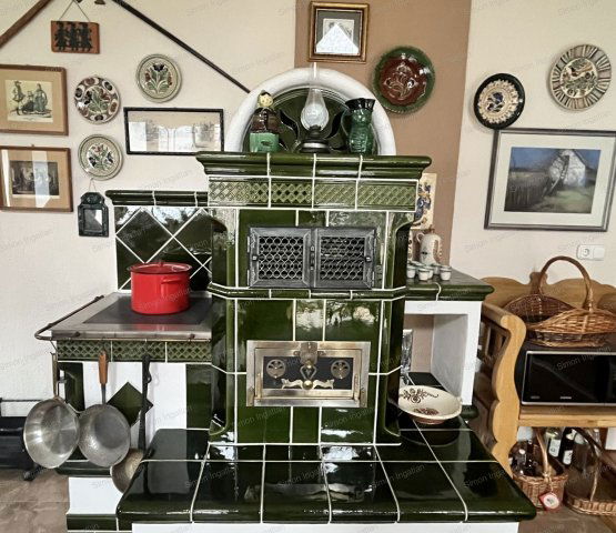 Eladó családi ház, Kecskeméten 350 M Ft, 7+1 szobás