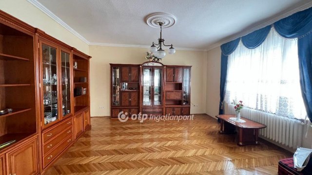 Eladó családi ház, Egerben 149.9 M Ft, 4 szobás